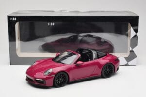 Porsche 911 992 Targa 4 GTS Rubystar Minichamps 1:18 155061066 Métal Moulé — image 6 sur 6