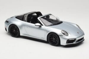 Porsche 911 992 Targa 4 GTS Argent Minichamps 1:18 155061061 Métal Moulé — image 4 sur 6