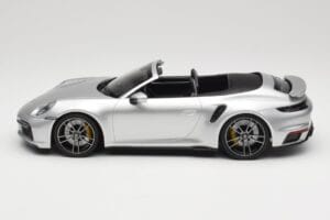 Porsche 911 992 Turbo S Cabriolet Argent Minichamps 1:18 155069082 Métal Moulé — image 3 sur 6