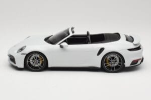 Porsche 911 992 Turbo S Cabriolet White Metallic Minichamps 1:18 155069080 Métal Moulé — image 3 sur 6