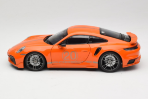 Porsche 911 992 Turbo S Coupe Sport Design Orange Minichamps 1:18 113069074 Métal Moulé — image 4 sur 8