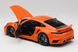 Porsche 911 992 Turbo S Coupe Sport Design Orange Minichamps 1:18 113069074 Métal Moulé — image 5 sur 8