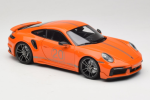 Porsche 911 992 Turbo S Coupe Sport Design Orange Minichamps 1:18 113069074 Métal Moulé — image 6 sur 8