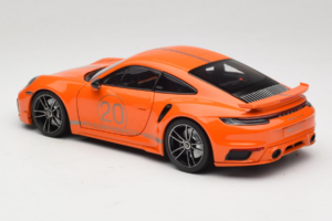 Porsche 911 992 Turbo S Coupe Sport Design Orange Minichamps 1:18 113069074 Métal Moulé — image 7 sur 8