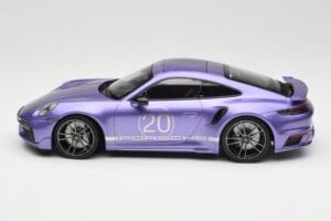 Porsche 911 992 Turbo S Sport Design Package Viola Metallic Minichamps 1:18 155069174 Métal Moulé — image 3 sur 6