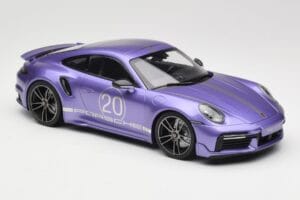 Porsche 911 992 Turbo S Sport Design Package Viola Metallic Minichamps 1:18 155069174 Métal Moulé — image 4 sur 6