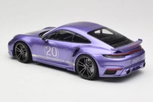 Porsche 911 992 Turbo S Sport Design Package Viola Metallic Minichamps 1:18 155069174 Métal Moulé — image 5 sur 6
