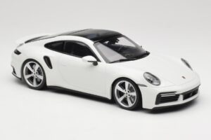 Porsche 911 Turbo S 992 Blanc Minichamps 1:18 WAP0211620RTRB Métal Moulé — image 4 sur 6