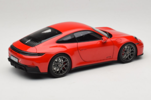Porsche 911 992.2 Carrera 4 GTS Guards Red Norev 1:18 187171 Métal Moulé — image 3 sur 8