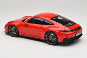 Porsche 911 992.2 Carrera 4 GTS Guards Red Norev 1:18 187171 Métal Moulé — image 7 sur 8