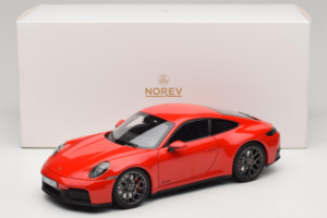 Porsche 911 992.2 Carrera 4 GTS Guards Red Norev 1:18 187171 Métal Moulé — image 8 sur 8