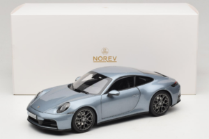 Porsche 911 992.2 Carrera Polar Silver Metallic Norev 1:18 187170 Métal Moulé — image 8 sur 8
