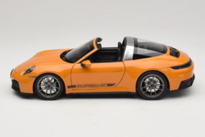 Porsche 911 992.2 Targa 4 GTS Bahama Yellow Norev 1:18 187190 Métal Moulé — image 5 sur 10