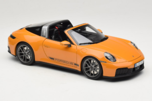 Porsche 911 992.2 Targa 4 GTS Bahama Yellow Norev 1:18 187190 Métal Moulé — image 8 sur 10