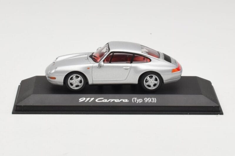 Porsche 911 993 Carrera Argent Minichamps 1:43 WAP02003597 Métal Moulé