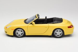 Porsche 911 996 Cabriolet Speed Jaune UT Models 1:18 27906 Métal Moulé — image 4 sur 8