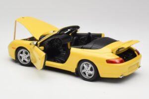 Porsche 911 996 Cabriolet Speed Jaune UT Models 1:18 27906 Métal Moulé — image 5 sur 8