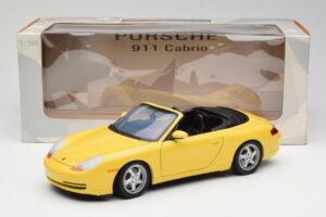 Porsche 911 996 Cabriolet Speed Jaune UT Models 1:18 27906 Métal Moulé — image 8 sur 8