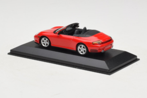 Porsche 911 996 Carrera 4S Cabriolet Rouge Minichamps 1:43 400062831 Métal Moulé — image 3 sur 4