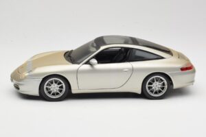 Porsche 911 996 Carrera 4S Argent Maisto 1:18 WAP02102212 Métal Moulé — image 4 sur 8