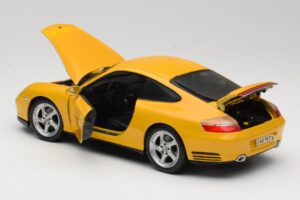 Porsche 911 996 Carrera 4S Jaune Maisto 1:18 WAP02101610 Métal Moulé — image 5 sur 8