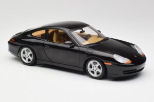 Porsche 911 996 Carrera Noir Gate 1:18 1043 Métal Moulé — image 6 sur 8