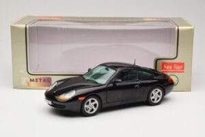Porsche 911 996 Carrera Noir Sun Star 1:18 1202 Métal Moulé — image 8 sur 8