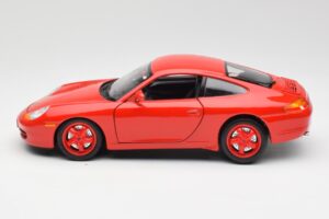 Porsche 911 996 Carrera Rouge Édition Limitée Bburago 1:18 3385-M1 Métal Moulé — image 4 sur 8