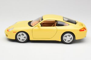 Porsche 911 996 Carrera Jaune Bburago 1:18 30085-M1 Métal Moulé — image 4 sur 8