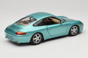 Porsche 911 996 Green Metallic UT Models 1:18 27901 Métal Moulé — image 3 sur 8