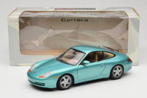 Porsche 911 996 Green Metallic UT Models 1:18 27901 Métal Moulé — image 8 sur 8