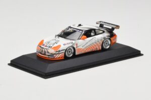 Porsche 911 996 GT3 Cup Mobil 1 #1 VIP Car 2004 Minichamps 1:43 WAP02012115-R1 Métal Moulé — image 2 sur 4