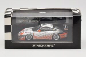 Porsche 911 996 GT3 Cup Mobil 1 #1 VIP Car 2004 Minichamps 1:43 WAP02012115-R1 Métal Moulé — image 4 sur 4