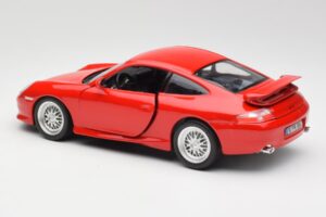 Porsche 911 996 GT3 Strasse Rouge Bburago 1:18 30395 Métal Moulé — image 7 sur 8