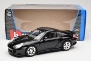 Porsche 911 996 Turbo Noir Bburago 1:18 18-12030 Métal Moulé — image 8 sur 8