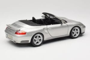 Porsche 911 996 Turbo Cabriolet Argent Maisto 1:18 31660 Métal Moulé — image 3 sur 8