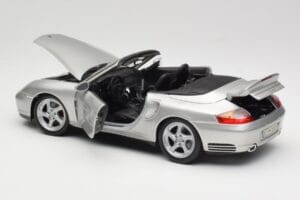 Porsche 911 996 Turbo Cabriolet Argent Maisto 1:18 31660 Métal Moulé — image 5 sur 8