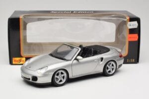 Porsche 911 996 Turbo Cabriolet Argent Maisto 1:18 31660 Métal Moulé — image 8 sur 8