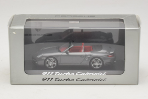 Porsche 911 997 Turbo Cabriolet Grey Metallic Minichamps 1:43 WAP02015218 Métal Moulé — image 4 sur 4