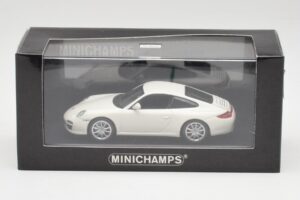 Porsche 911 997 Carrera 4S Carrara Blanc Minichamps 1:43 403066431 Métal Moulé — image 4 sur 4
