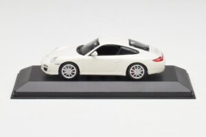 Porsche 911 997 Carrera 4S Carrara Blanc Minichamps 1:43 403066431 Métal Moulé