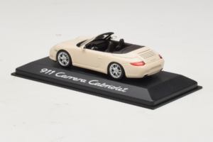 Porsche 911 997 Carrera Cabriolet Blanc Minichamps 1:43 WAP02001118 Métal Moulé — image 3 sur 5