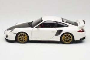 Porsche 911 997 GT2 RS Blanc & Or Roues Minichamps 1:18 100069406 Métal Moulé — image 4 sur 8
