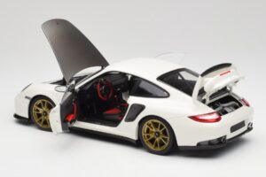 Porsche 911 997 GT2 RS Blanc & Or Roues Minichamps 1:18 100069406 Métal Moulé — image 5 sur 8