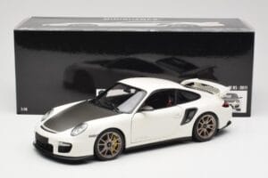 Porsche 911 997 GT2 RS Blanc Minichamps 1:18 100069400 Métal Moulé — image 8 sur 8