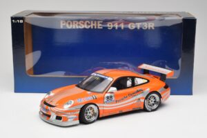 Porsche 911 997 GT3 R #88 Porsche Consulting 2005 AUTOart 1:18 77821 Métal Moulé — image 8 sur 8