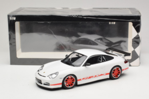 Porsche 911 996 GT3 RS Blanc Bande Rouge Minichamps 1:18 155062020 Métal Moulé — image 6 sur 6
