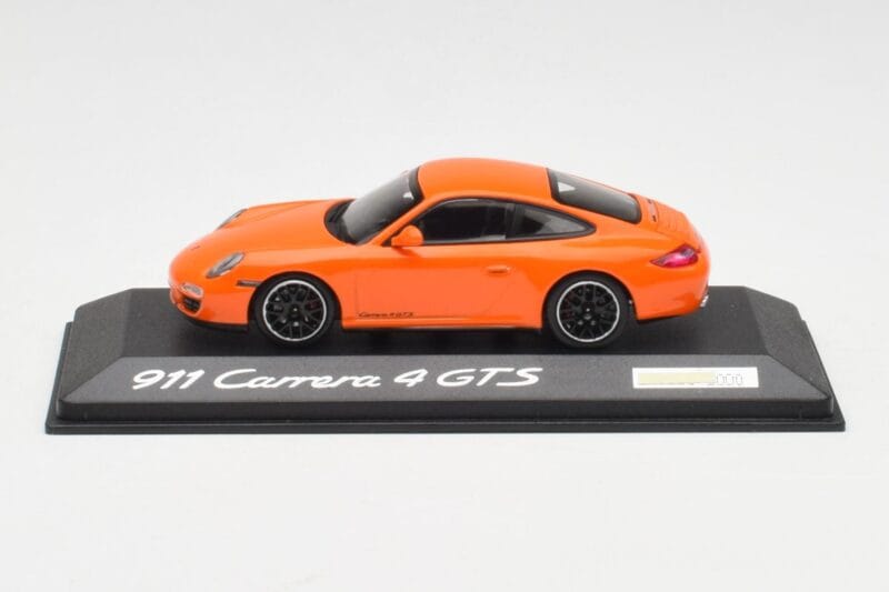 Porsche 911 997.2 Carrera 4 GTS Orange Minichamps 1:43 Porsche 911 997.2 Carrera 4 GTS Orange Minichamps 1:43 WAP0201140C Métal Moulé