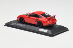 Porsche 911 997.2 GT2 RS Rouge avec Jantes Noires Minichamps 1:43 400069407 Métal Moulé — image 3 sur 4