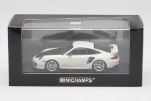 Porsche 911 997.2 GT2 RS Blanc avec Jantes Argentées Minichamps 1:43 400069405 Métal Moulé — image 4 sur 4